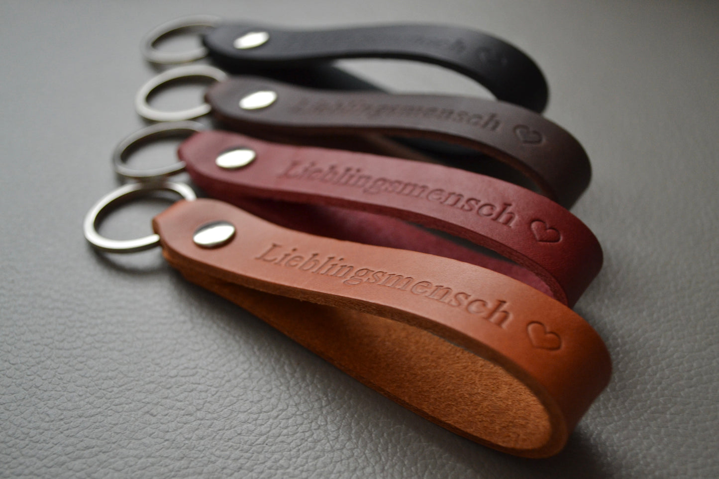 Schlüsselanhänger aus Leder mit Personalisierung