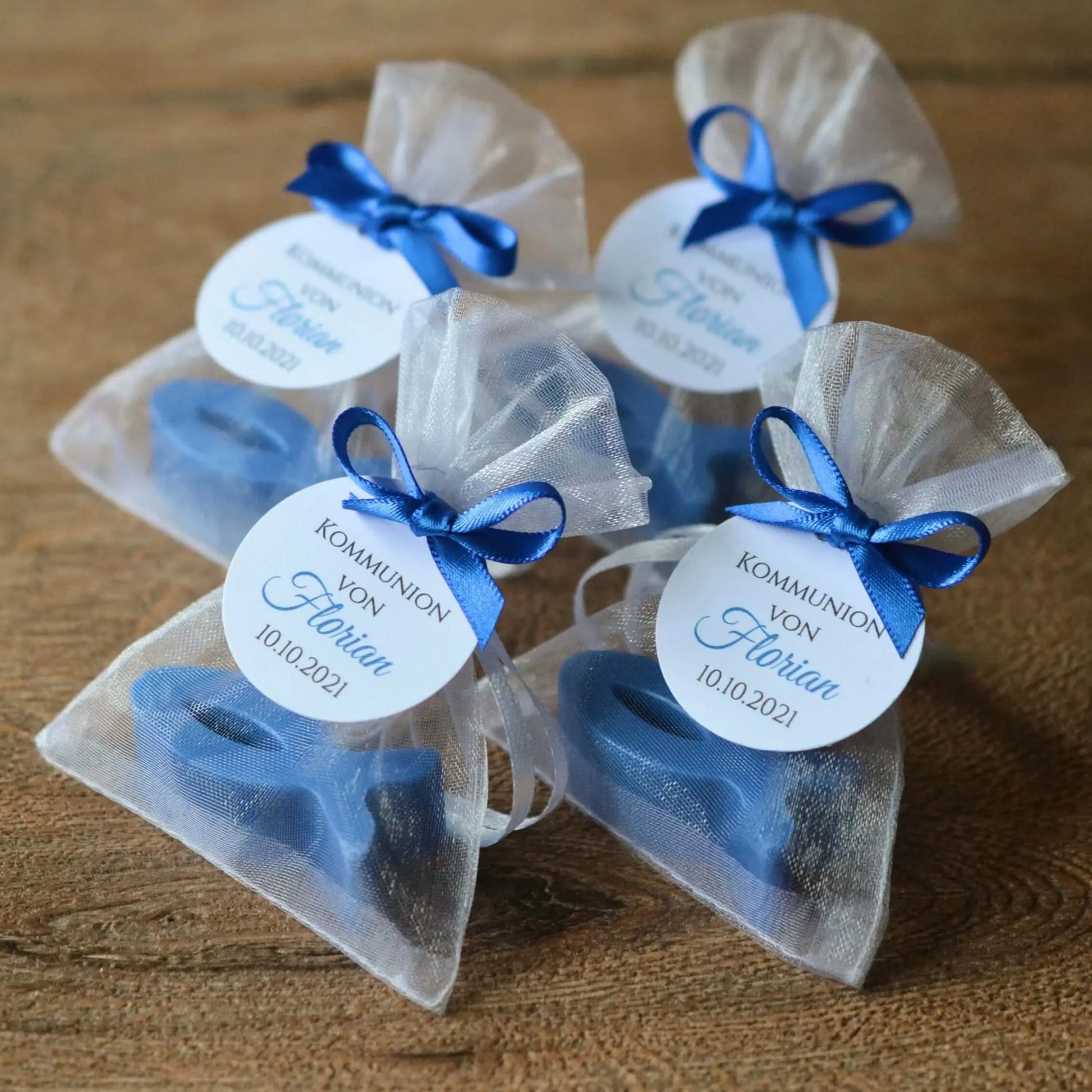 Handgefertigte Seife in Fischform als Gastgeschenk blau FISCH