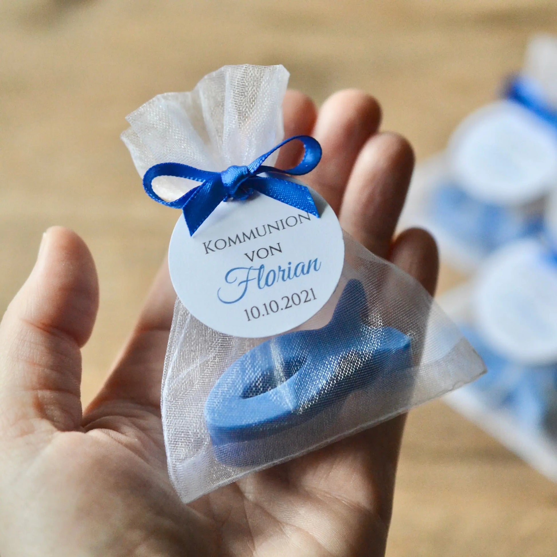 Handgefertigte Seife in Fischform als Gastgeschenk blau FISCH