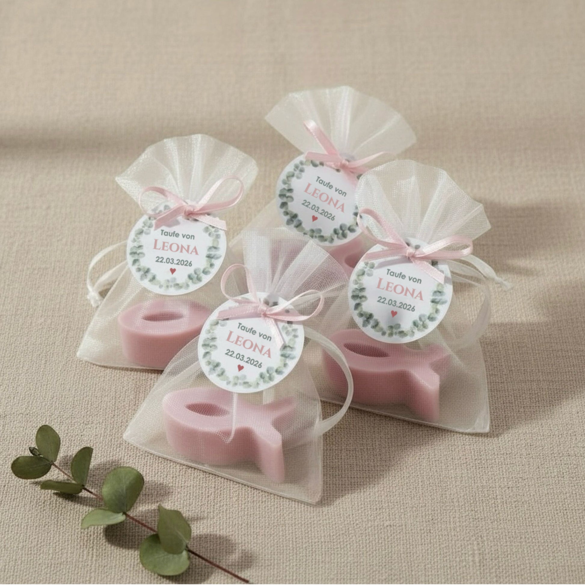 Gastgeschenke zur Taufe, Kommunion oder Konfirmation | Handgefertigte Seife in FISCH Form rosa
