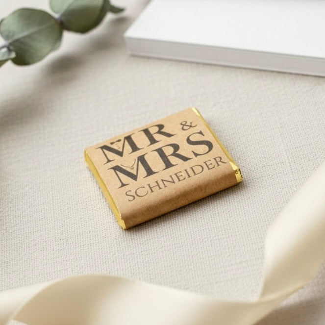 Personalisierte Gastgeschenke zur Hochzeit | Schokolade Mr und Mrs + Name in Kraftpapier braun mit gold