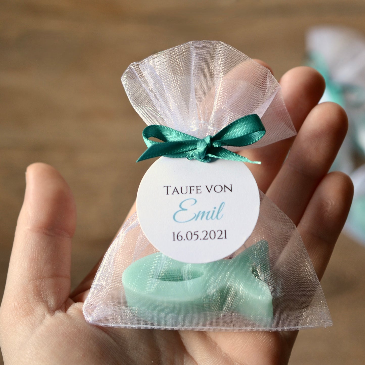Gastgeschenke zur Taufe, Kommunion oder Konfirmation | Handgefertigte Seife in FISCH Form türkis
