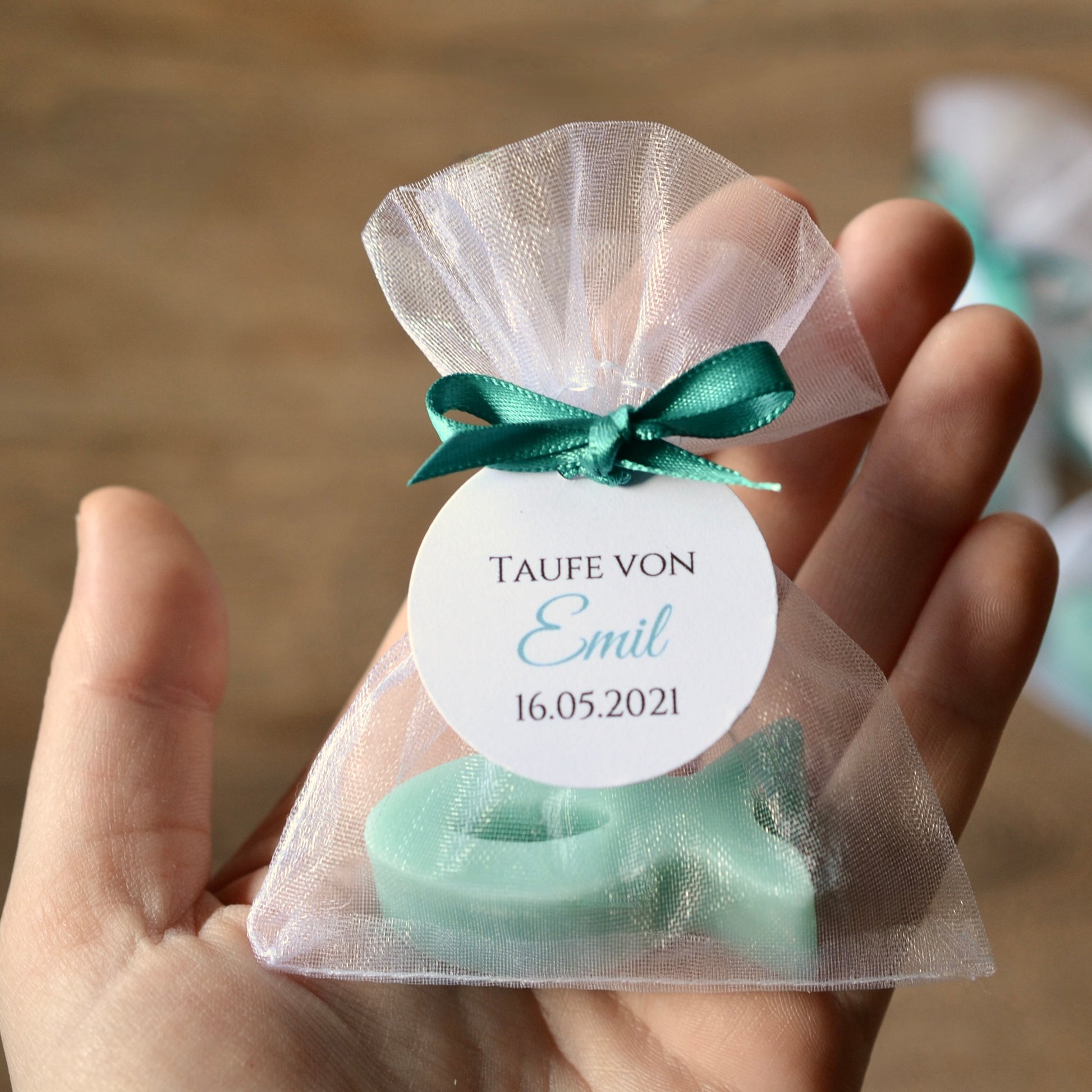 Gastgeschenke zur Taufe, Kommunion oder Konfirmation | Handgefertigte Seife in FISCH Form türkis
